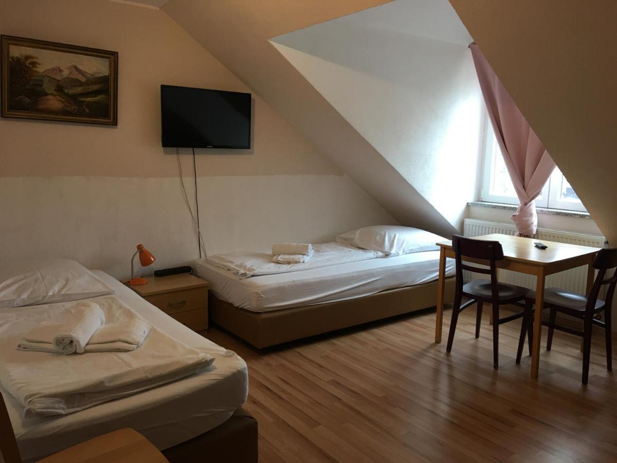 Pension Alis Augsburg Exterior photo