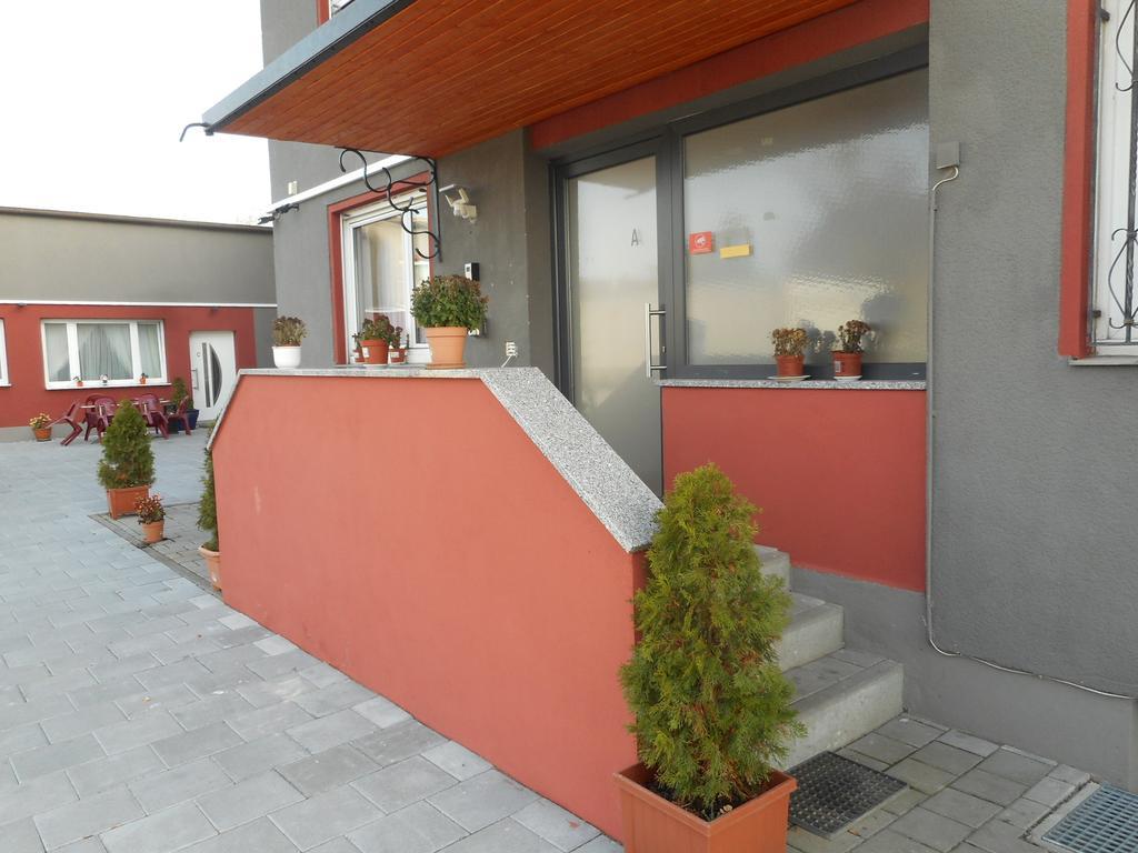 Pension Alis Augsburg Exterior photo